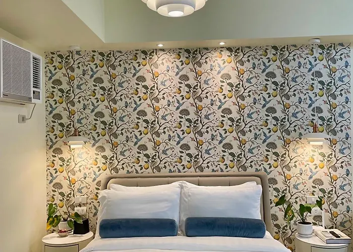 Chic And Modern *